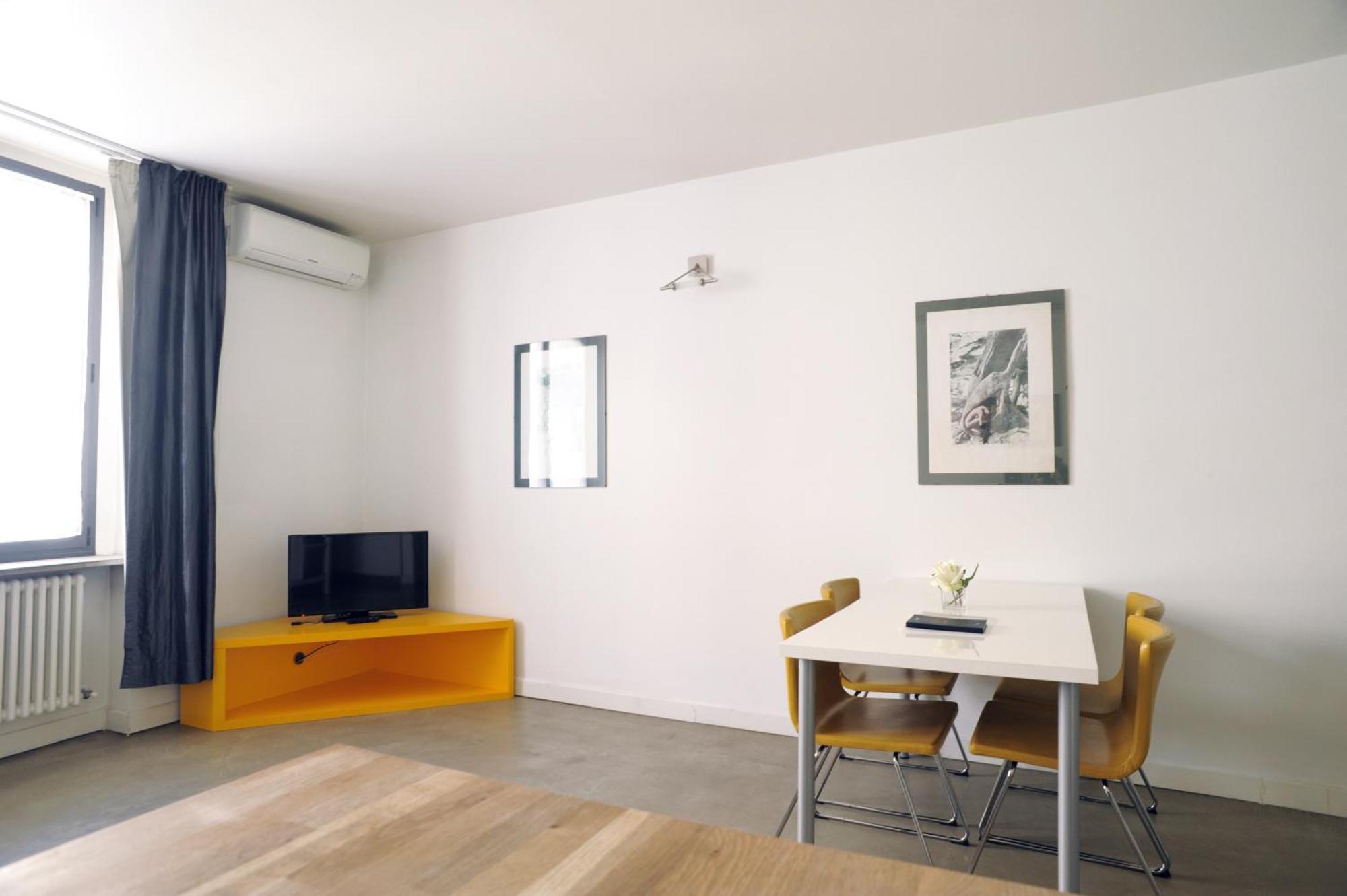 Sant Ambrogio Courtyard Room In Shared Flat Milão Exterior foto